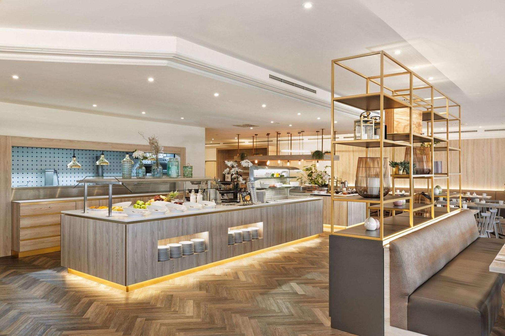 H+ Hotel Frankfurt Airport West ホーフハイム・アム・タウヌス エクステリア 写真