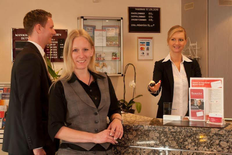 H+ Hotel Frankfurt Airport West ホーフハイム・アム・タウヌス エクステリア 写真
