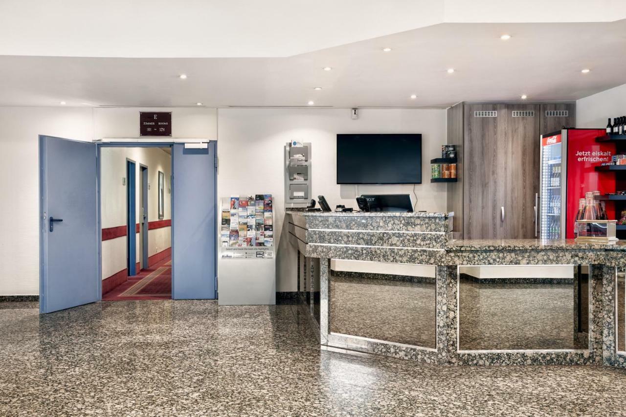 H+ Hotel Frankfurt Airport West ホーフハイム・アム・タウヌス エクステリア 写真